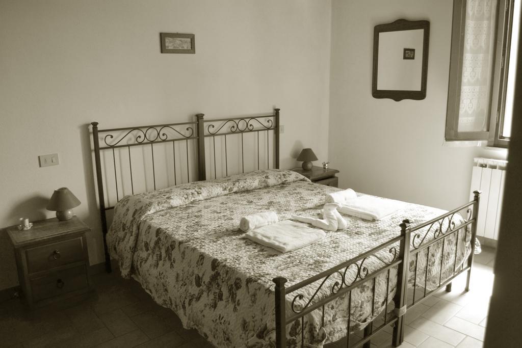 Villa Santa Maria Монтальчино Номер фото